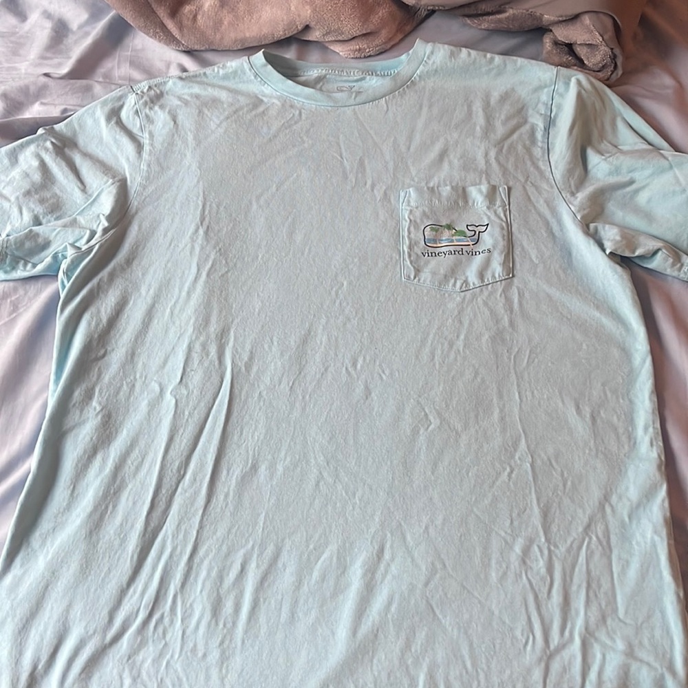 Mens Vineyard Vines Beach Theme shirt